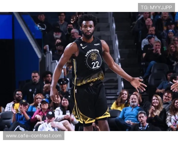 威金斯突破拉开防守差距，提升勇士关键回合得分效率